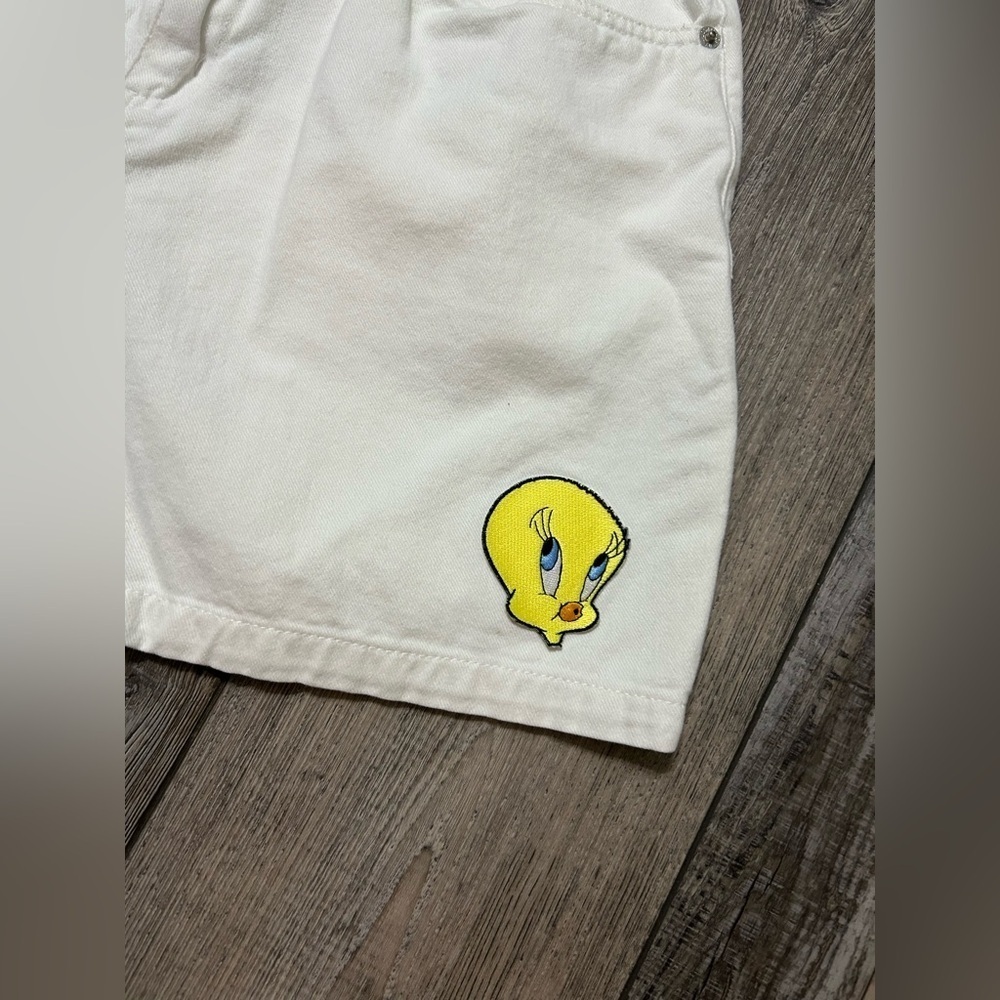 Vintage Y2K Looney Tunes Women's Tweety Bird Denim white Shorts 💯 Cotton - Picture 2 of 7